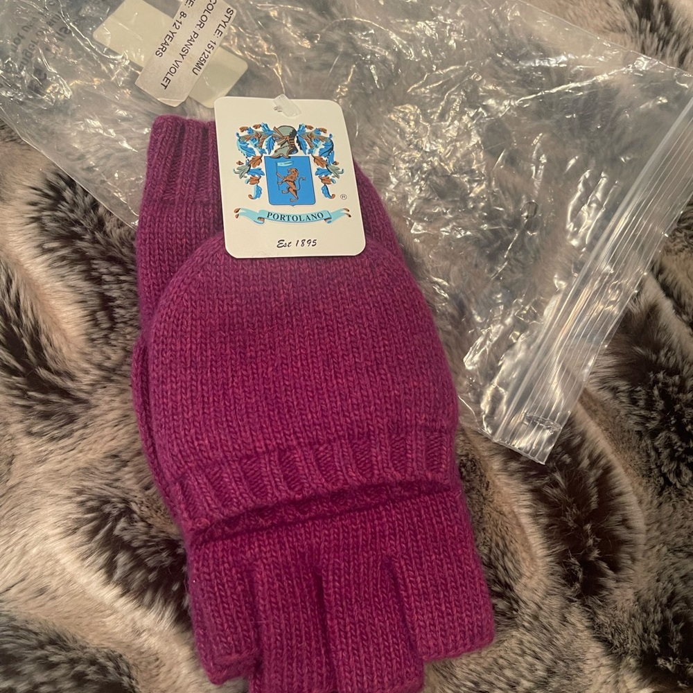Portolano Kids Purple Gloves - ages 8-12 New with tag on